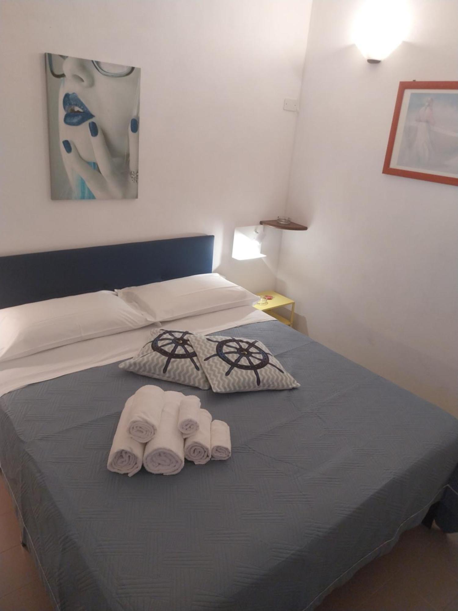 Le Rocce Holiday Rooms San Vito Lo Capo Eksteriør billede